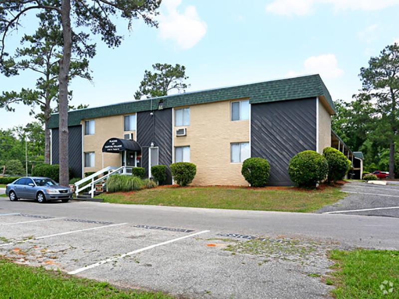 Exterior | Lodge2765 Apartments