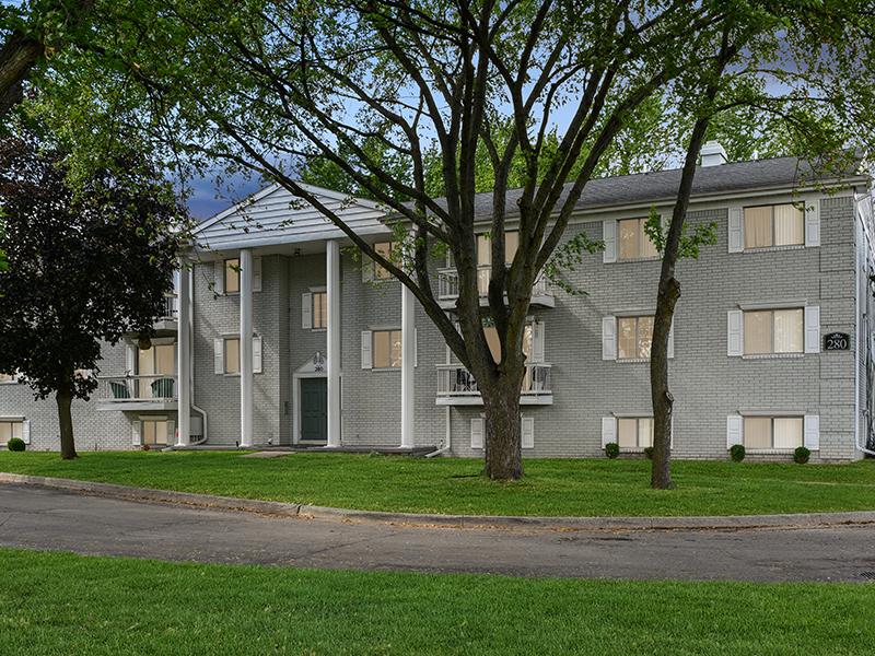 Township Court Apartments in Saginaw, MI 48638 Market Apartments