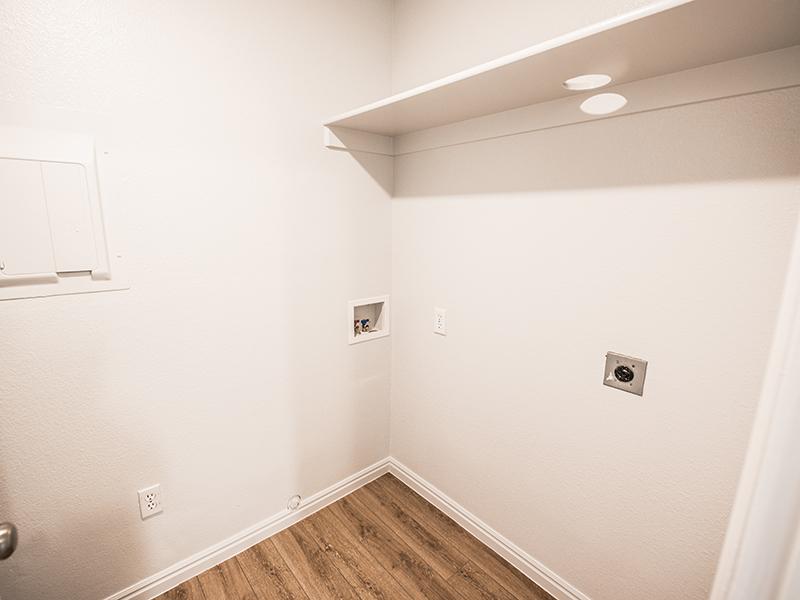 Washer & Dryer Hookups | Canyon Pointe Apartments