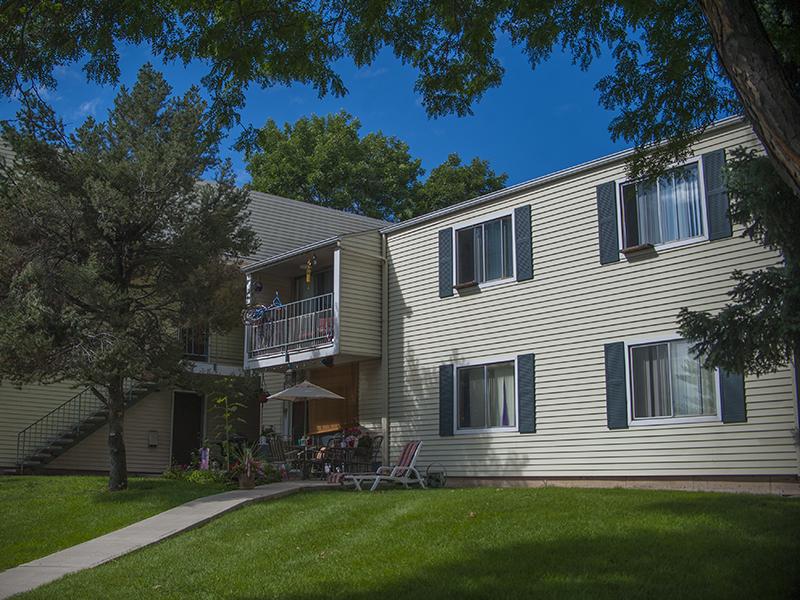 Exterior | Falcon Run Apartments