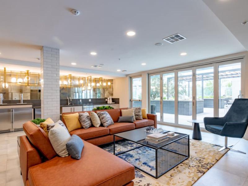 Clubhouse Lounge | The Link Apartments in Glendale, CA