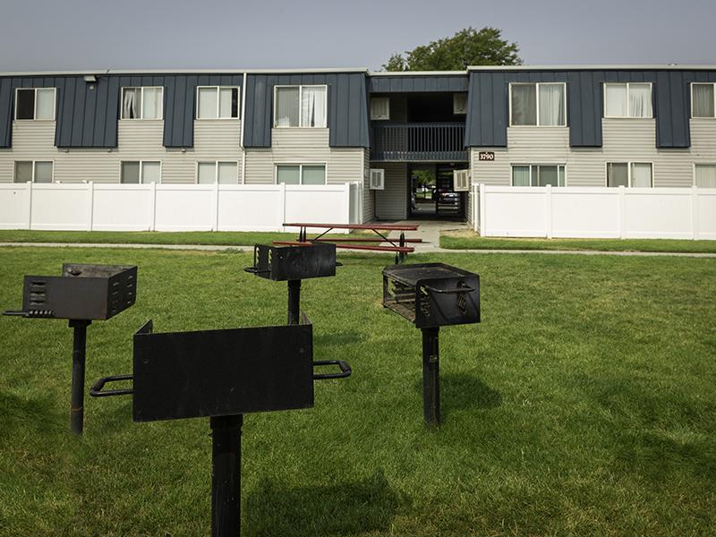BBQ Grills | Hidden Pointe