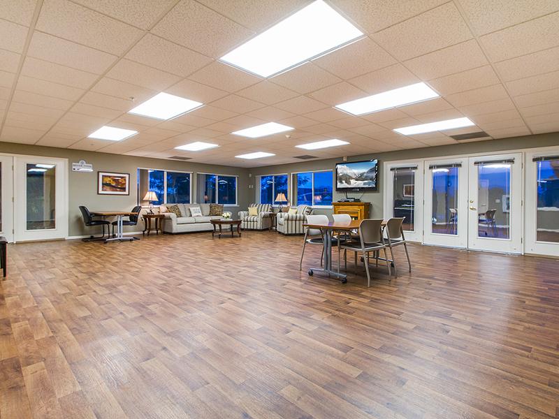 Silver Pines Apartments in Sandy, UT 84094 | Market Apartments