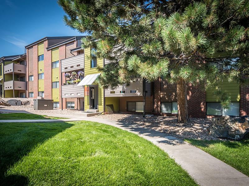 Exterior | Ascend at Red Rocks 80228 Apartments