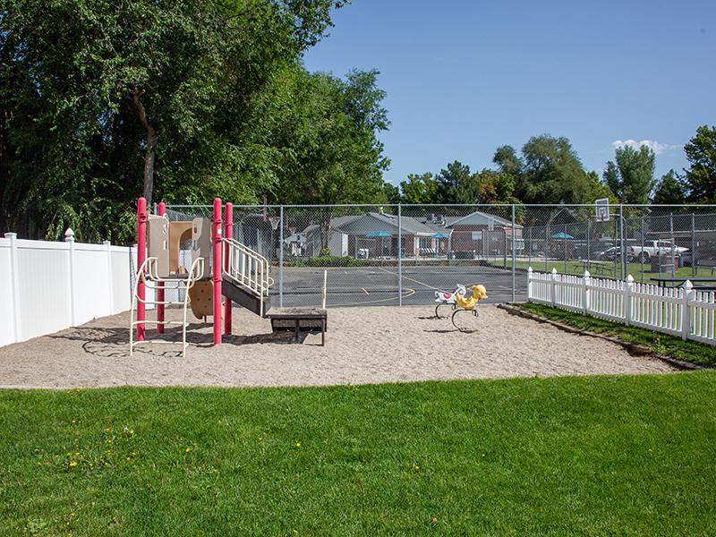 Candlestick Lane Apartments