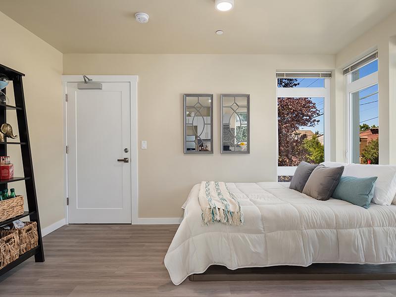 Bedroom | Cubix Northgate in Seattle, WA