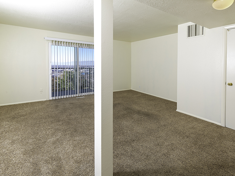 Living Room | Lookout Pointe Apartments in Provo, UT