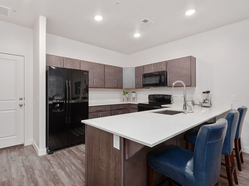 Fully Equipped Kitchen | Diamond Ridge Townhomes in Draper, UT