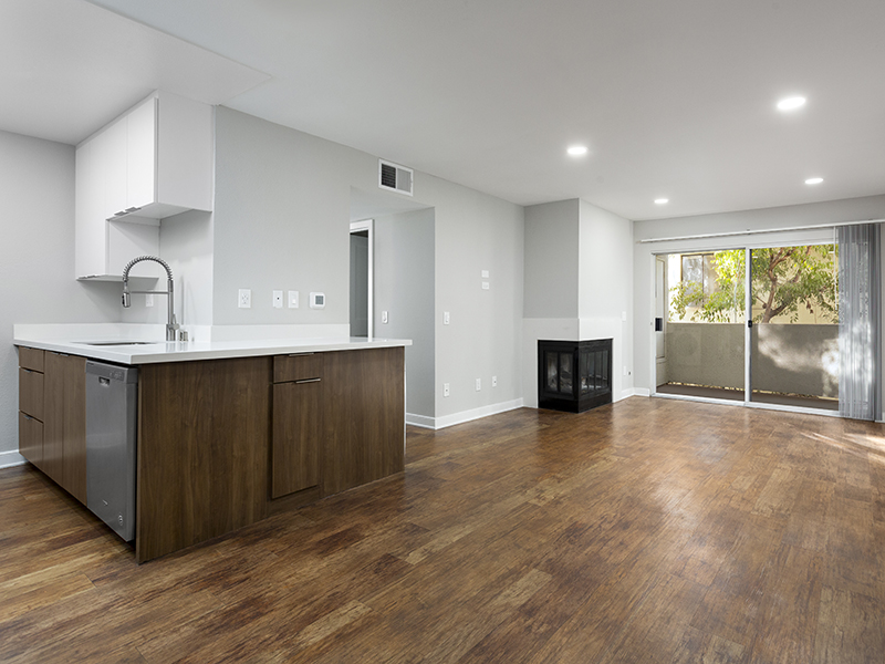 Front Room | The Crescent at West Hollywood