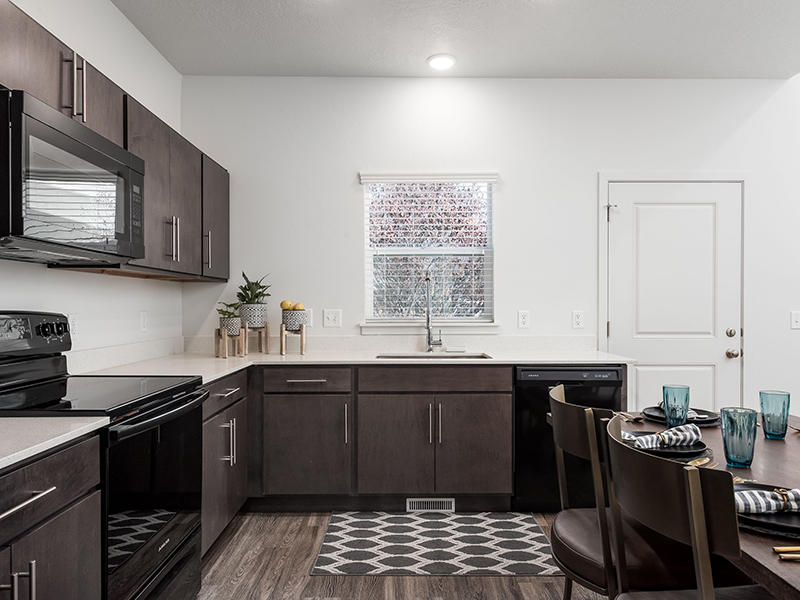 Kitchen | Diamond Ridge Townhomes in Draper, UT