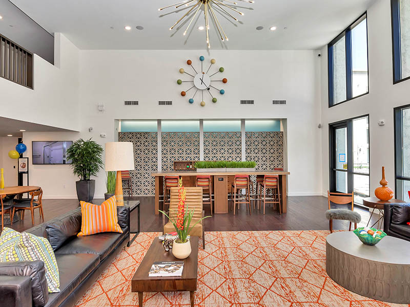 Clubhouse | The Curve at Melrose Apartments in Phoenix, AZ