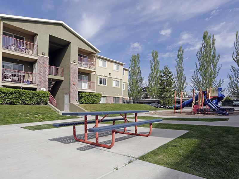 Picnic Area | Bridger Pointe Apartments