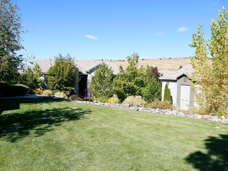 Professional Landscaping | High Rock 5300 Apartments in Sparks NV