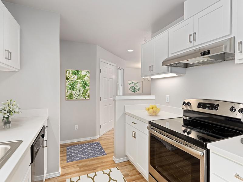 Kitchen | Bridge Creek Apartments