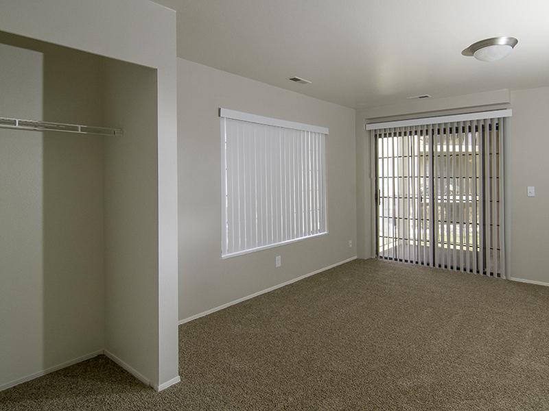 Spacious Bedroom | Hunters Woods Apartments