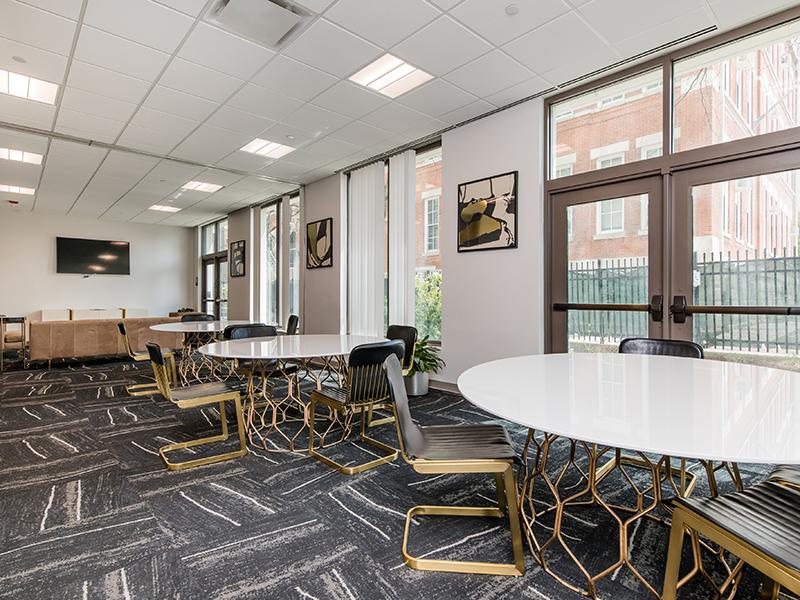 Resident Lounge | Maple Pointe