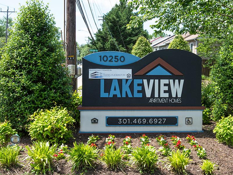 Sign | Lakeview Apartments