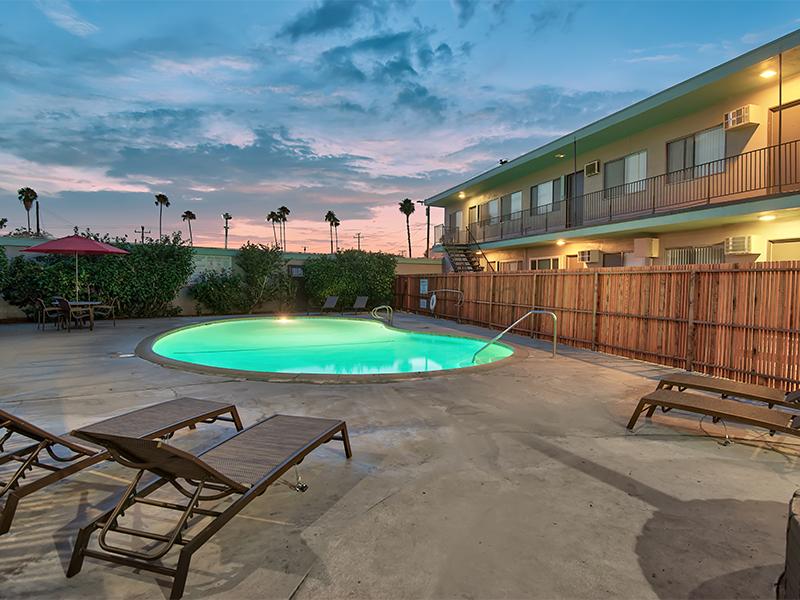 Night Pool | Atrium 3733