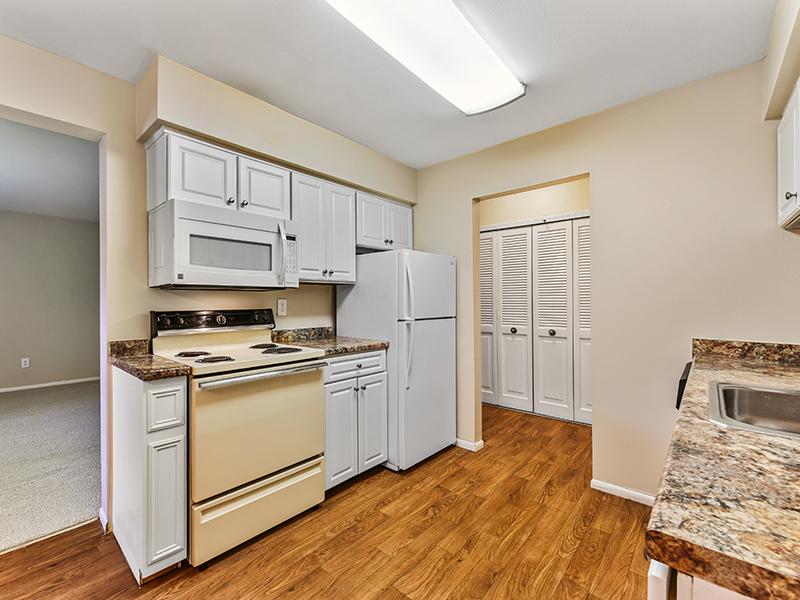 Township Court Apartments In Saginaw Mi 48638 Market Apartments