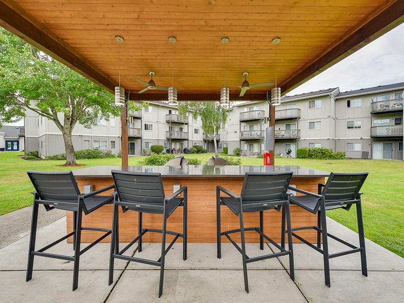 Outdoor Seating | Bridge Creek Apartments