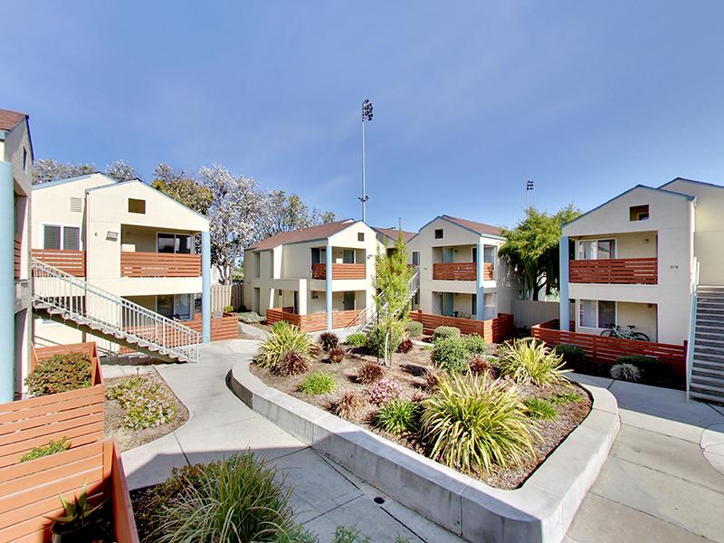 Building | Hampshire Apartments in Redwood City, CA