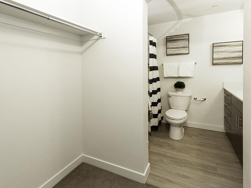 Model Bathroom | Paxton 365 Apartments