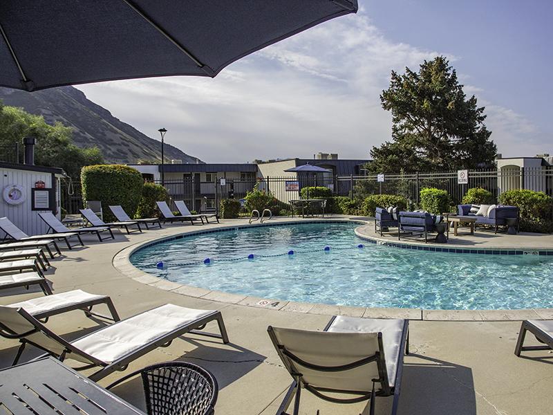 Poolside Seating | Lookout Pointe Apartments in Provo, UT