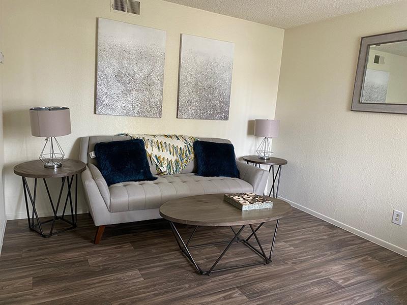 Falcon Glen Apartments In Mesa Az 85205 Market Apartments