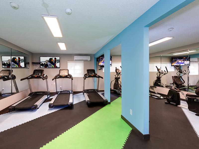 Gymnasium | Luxe at Burbank