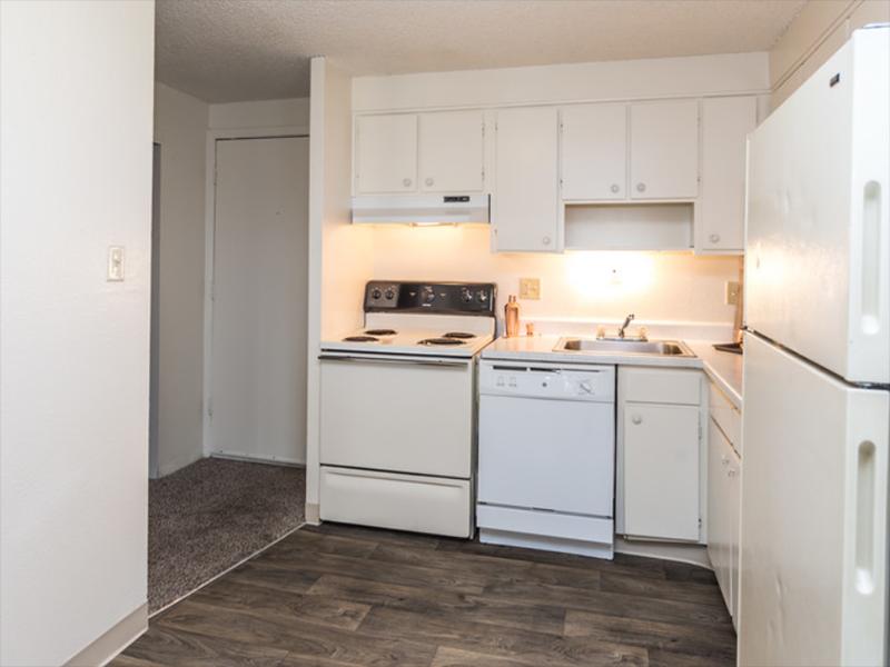 Kitchen | Cherry Ridge Apartments