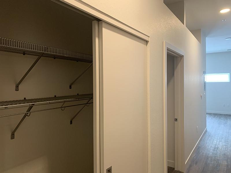 Closet | 1600 Hoyt