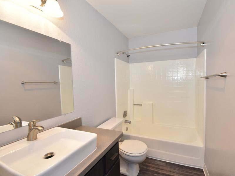 Bathroom | Hillside Terrace