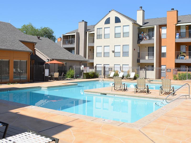 Swimming Pool | Alvarado Apartments