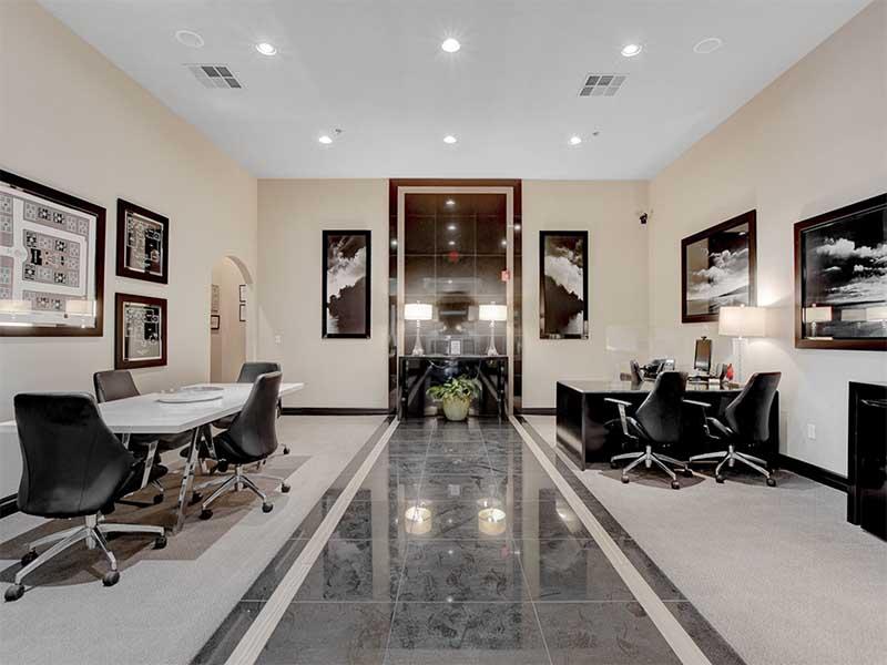 Leasing Center | St Clair Apartments