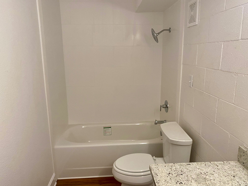 Bathroom | The Edge @ 401