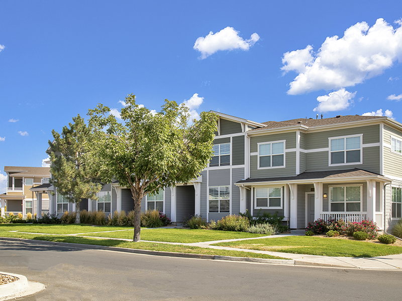 Exterior | Enclave Belle Creek in Henderson, CO