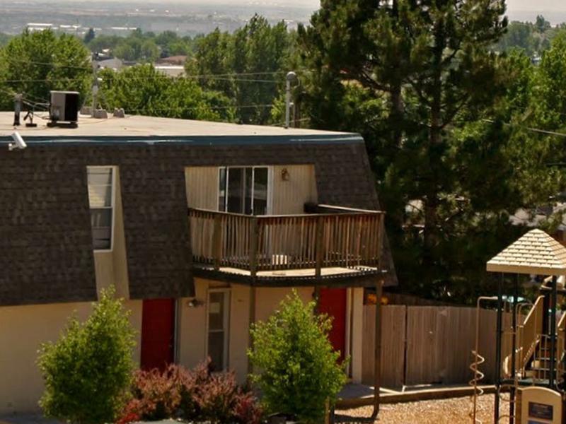 Building Exterior | Parkview Terrace Apartments in Thornton, CO
