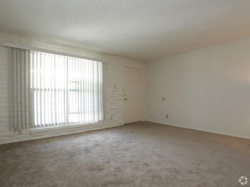 Entry | Kings Hill Apartments in El Paso