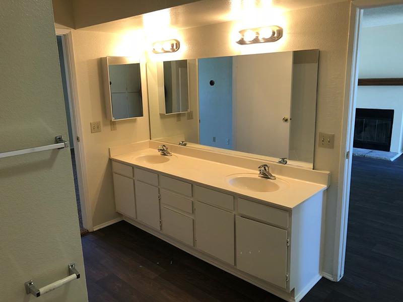 Bathroom | The Cape