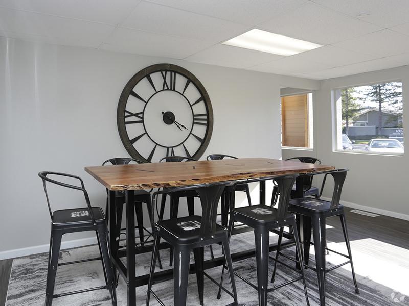 Clubhouse Lounge | The Argyle Apartments