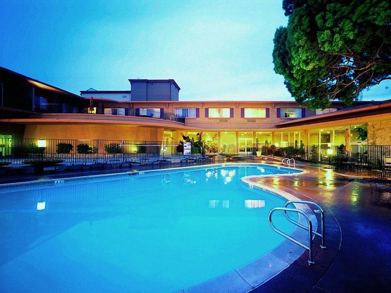 Swimming Pool | The Villa at San Mateo 55+ Apartments in San Mateo