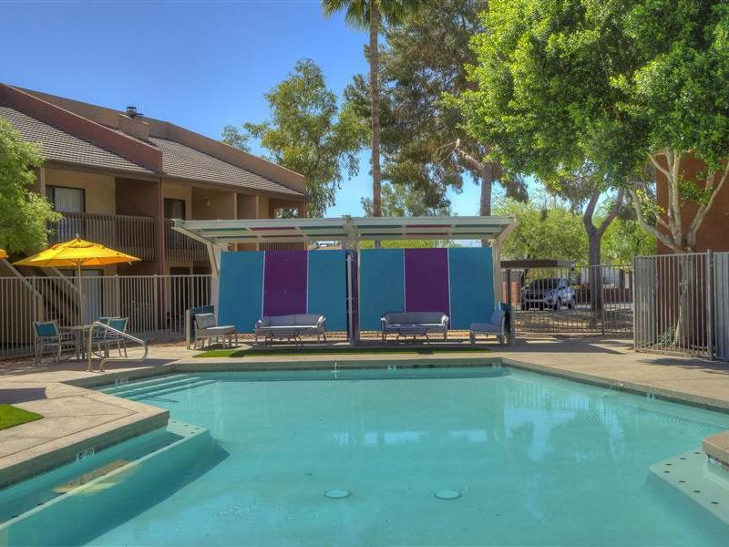 Swimming Pool | The Maddox Apartments