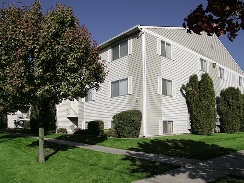 Building Exterior | Driftwood Park Apartments in Murray, UT