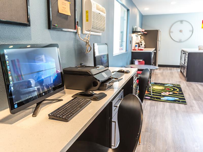 Business Center | Franklin Flats