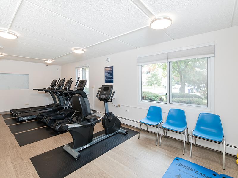 Fitness Center | Centennial South Apartments in Mount Prospect, IL