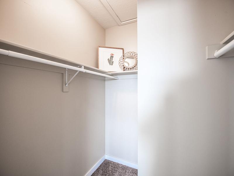Walk In Closets | The Cove at Overlake