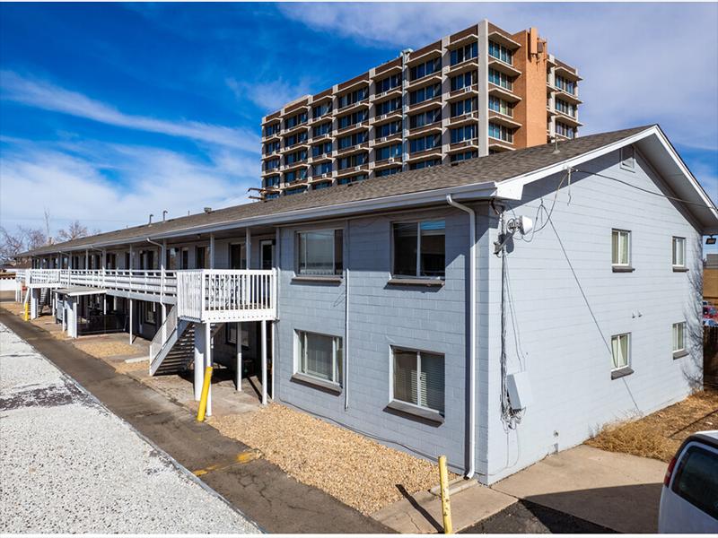 Building Exterior | Continental Court Apartments
