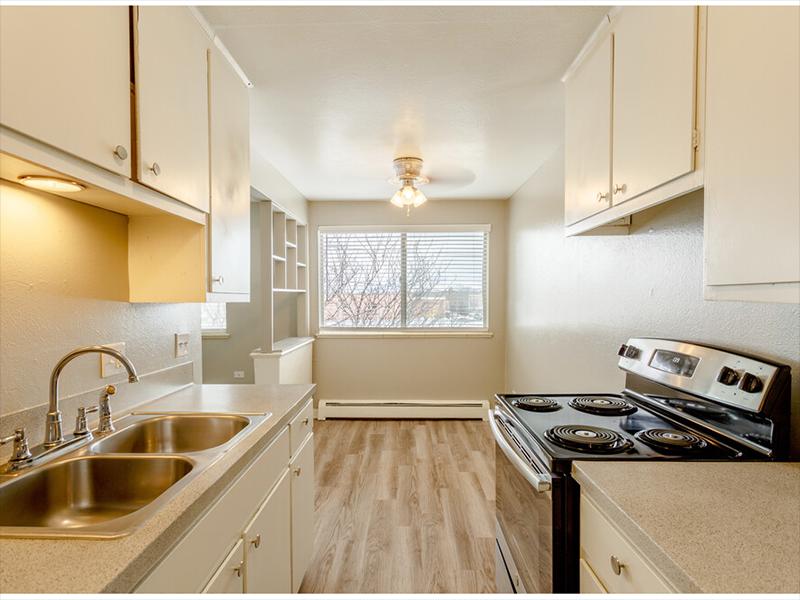 Kitchen | Continental Court Apartments