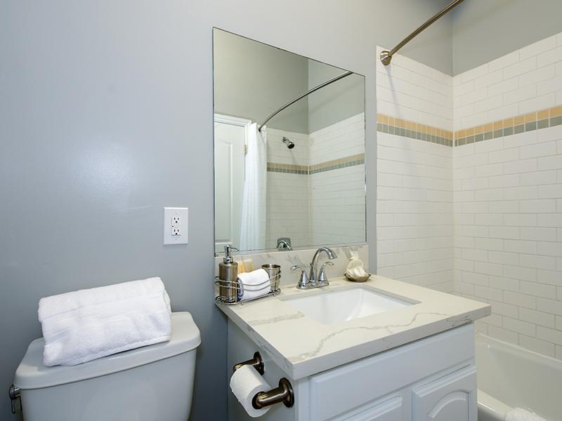 Bathroom | Hollywood View Towers
