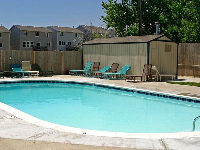 Swimming Pool | Parkview Terrace Apartments in Thornton, CO
